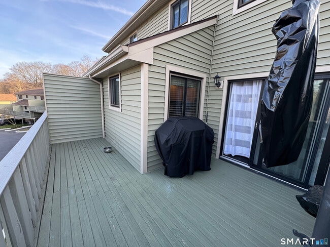 Building Photo - 17 Coram Rd