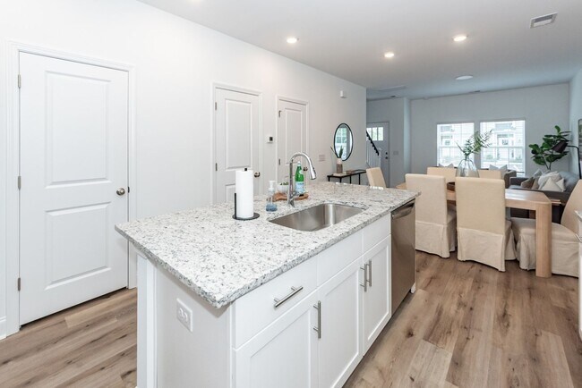 Building Photo - 3 Bedroom, 2.5 Bathroom Townhome in Twin Rivers - Wando