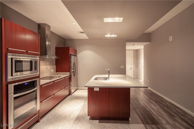 Building Photo - 4471 Dean Martin Dr
