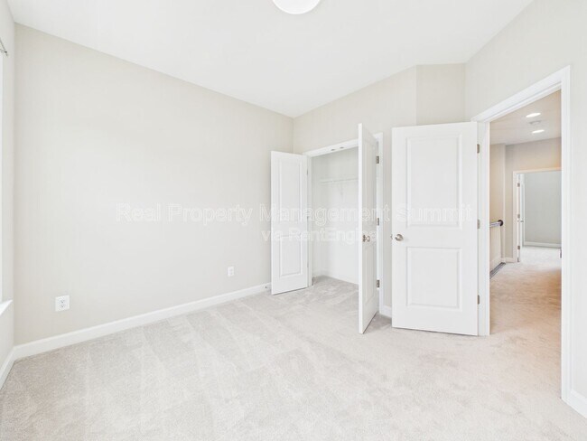 Building Photo - 3284 Charleston Blvd