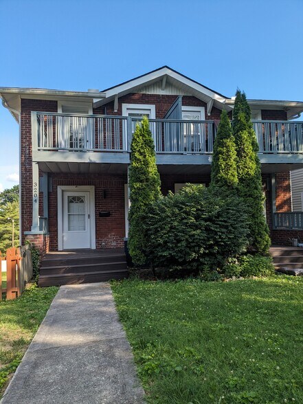 Primary Photo - 3204 E 5th Ave