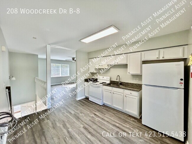 Building Photo - 208 Woodcreek Rd