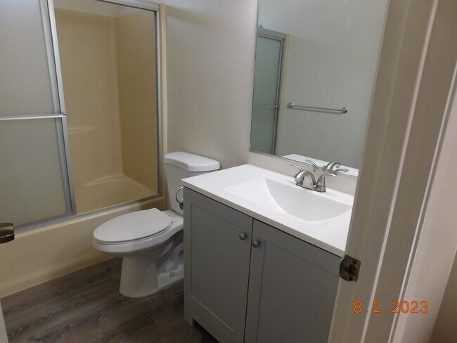 Building Photo - PER633