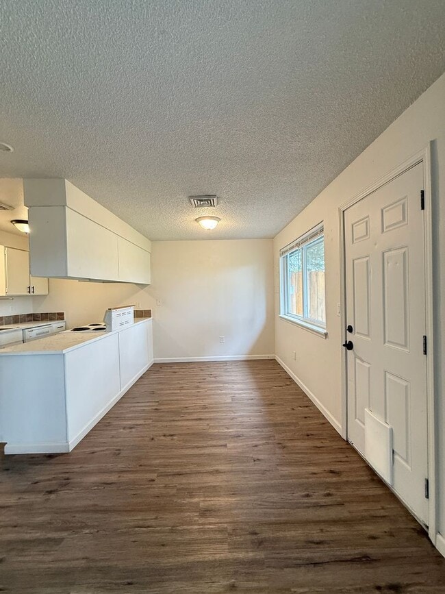 Building Photo - 3209ag