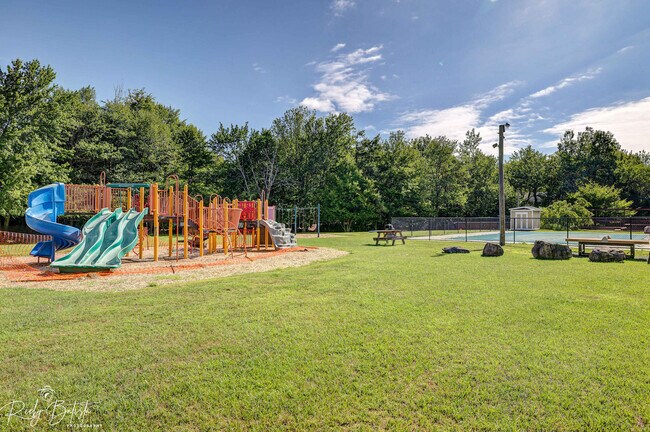 Building Photo - 2946 Vera Ct