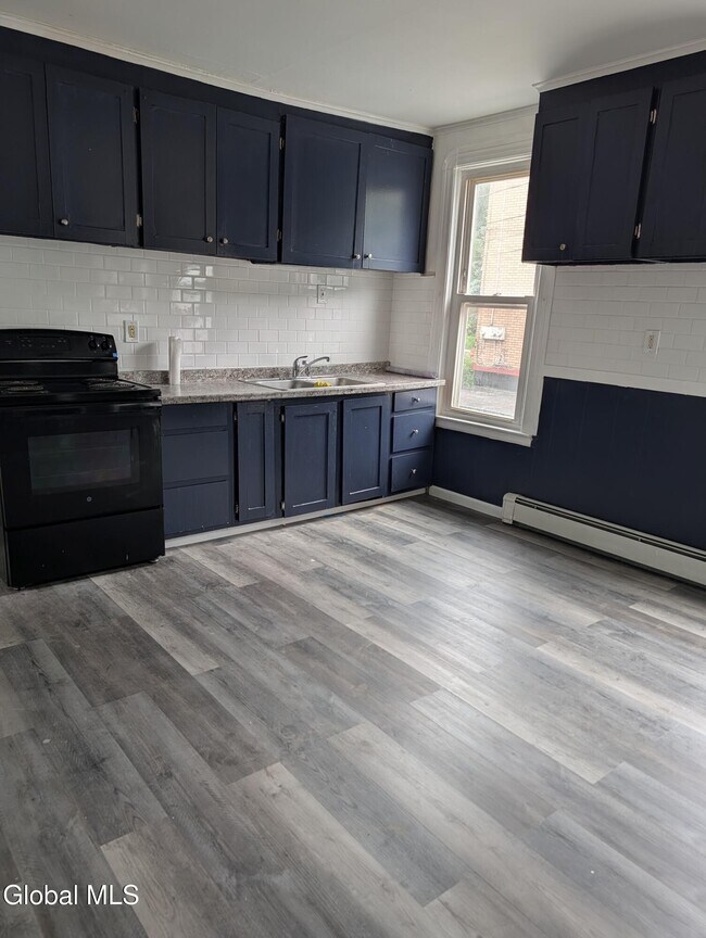 Building Photo - 120 Degraff St