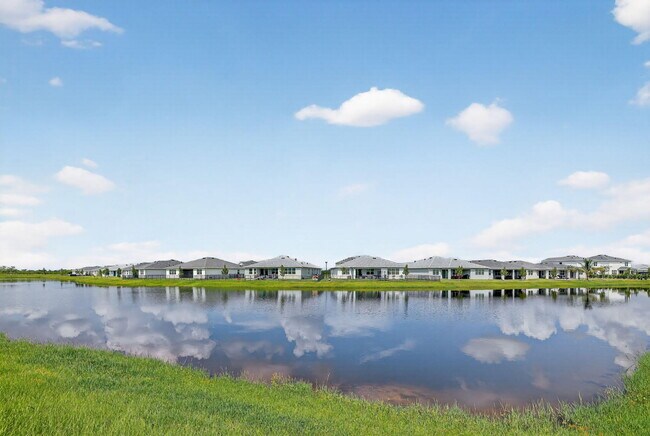 Building Photo - 14335 SW Skye Dr