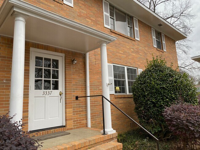 Building Entrance - 3337 Old Montgomery Hwy