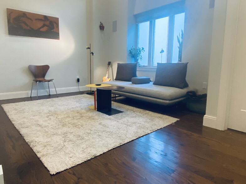 Master Bedroom - 225 Dorchester St