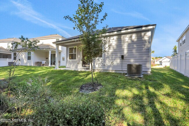 Building Photo - 404 Thistleton Wy