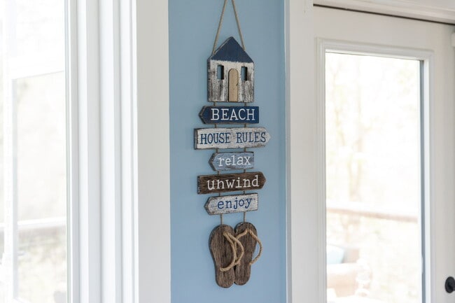 Building Photo - 211 Lewis Dr