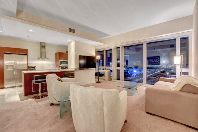 Building Photo - 4471 Dean Martin Dr