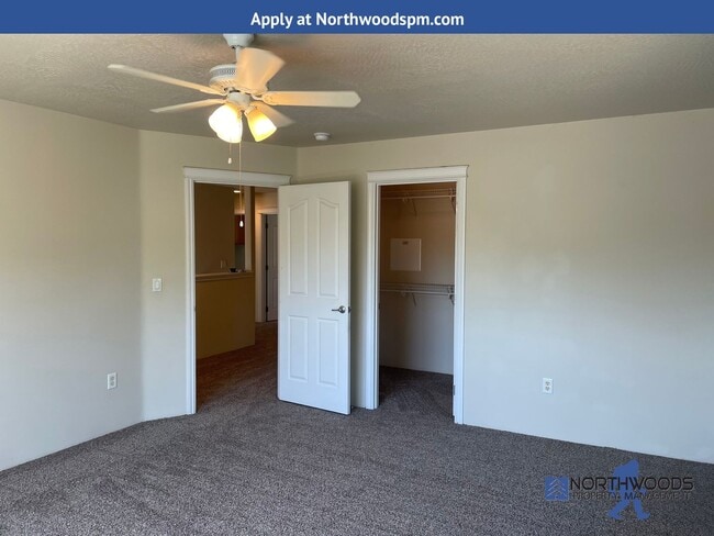 Building Photo - Beautiful 2 Story Home 3 Bdm/2.5 Bath in Q...
