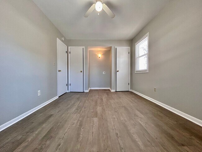 Building Photo - 3057/3059 Goodman Ave SW