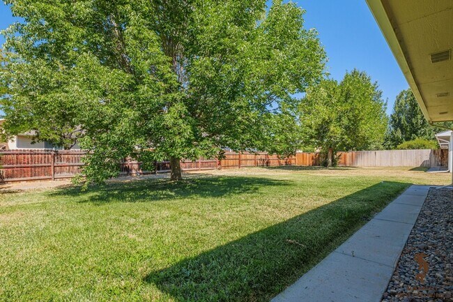 Building Photo - 519-518 29 3/8 Rd