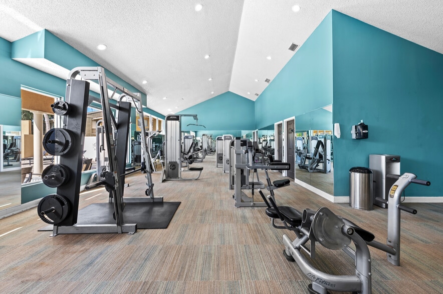 Building Photo - 5725 Baywater Dr