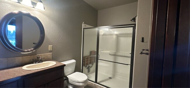 Building Photo - 201 E Main St