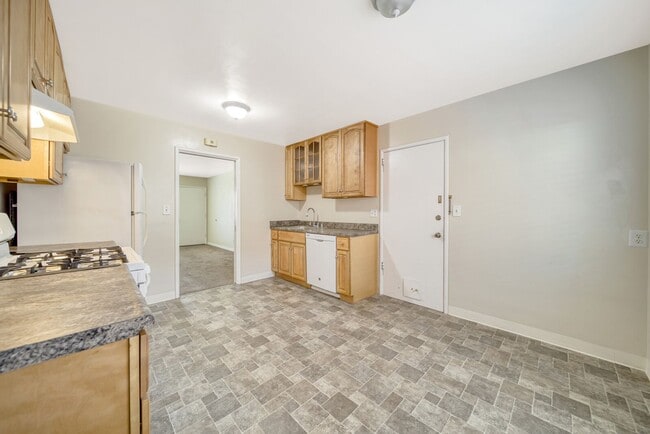 Building Photo - East Palo Alto Duplex for Rent - $3,000/mo