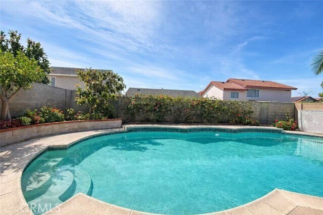 Building Photo - 4 Tory