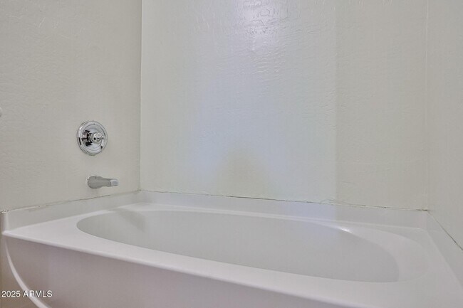 Building Photo - 25771 W Satellite Ln