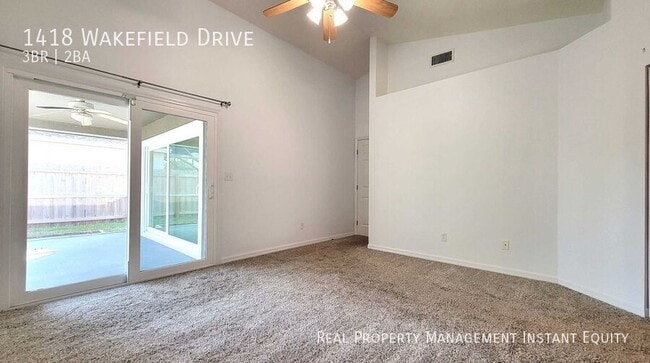 Building Photo - 1418 Wakefield Dr