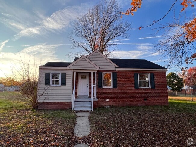 Building Photo - 4608 Eastover Ave