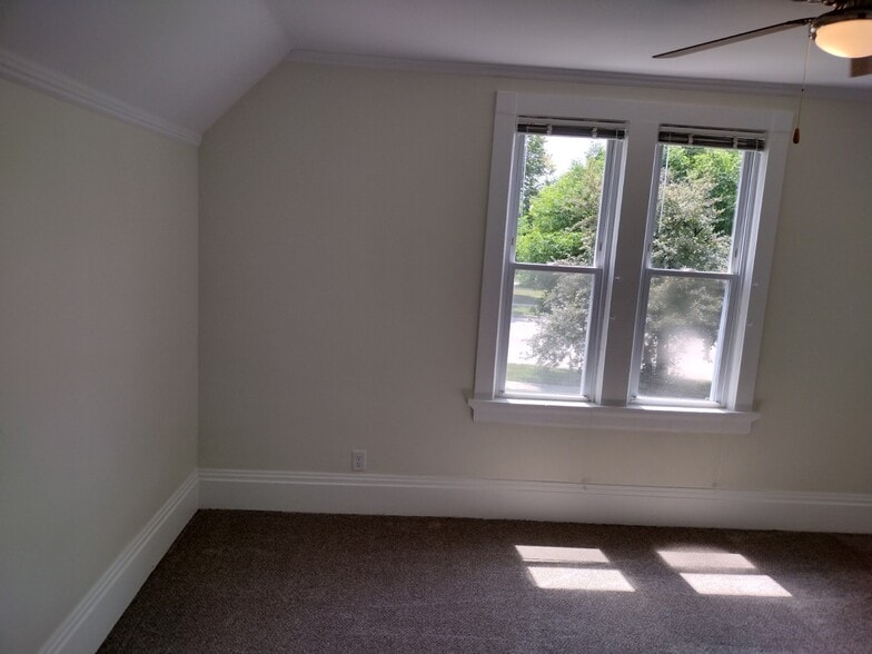 Building Photo - 8240 W Cold Spring Rd