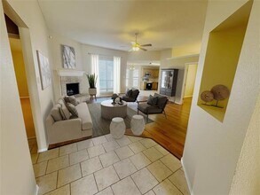 Building Photo - 7021 Spoonbill Ct