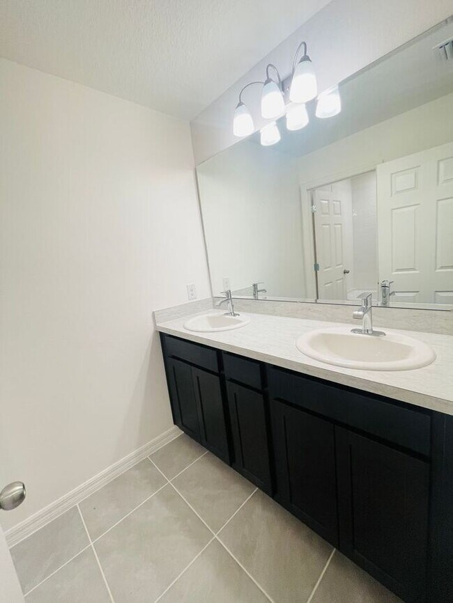 Building Photo - Coming Soon!!!-Blue Springs Reserve-180 Glass Onion Dr Groveland, FL 34737