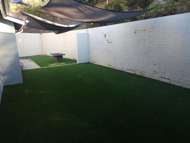 Building Photo - 9345 Golondrina Dr