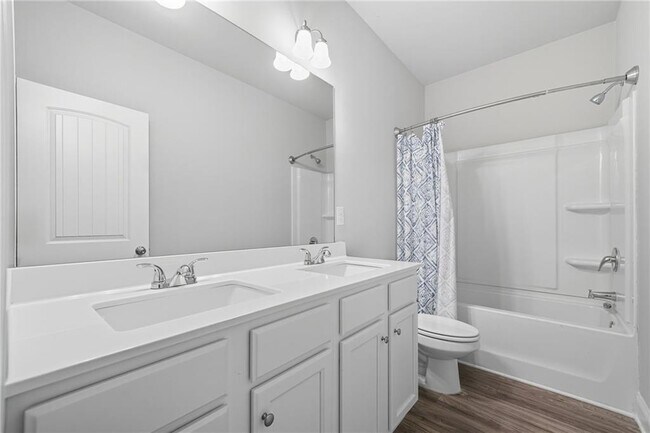 Building Photo - 33 N Village Cir