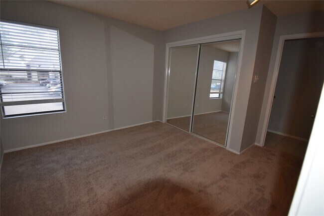 Building Photo - 12900 Walden Rd
