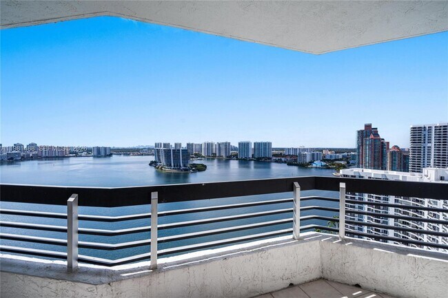 Building Photo - 19101 NE 36th Pl