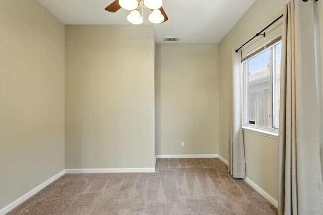 Building Photo - 1789 E Ticonderoga Dr
