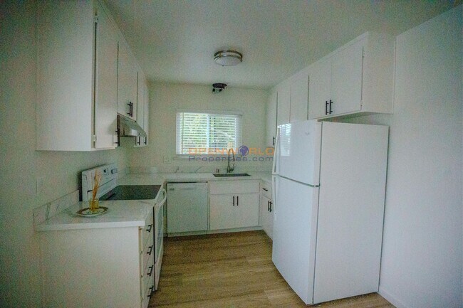 Building Photo - 414 Bancroft Ave