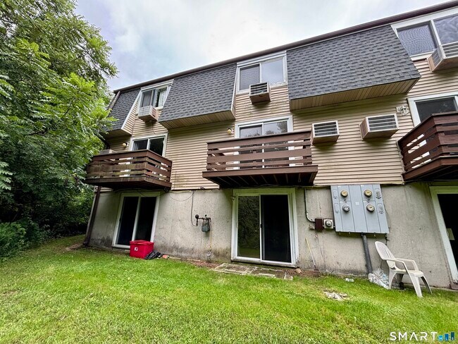 Building Photo - 231 Boston Post Rd