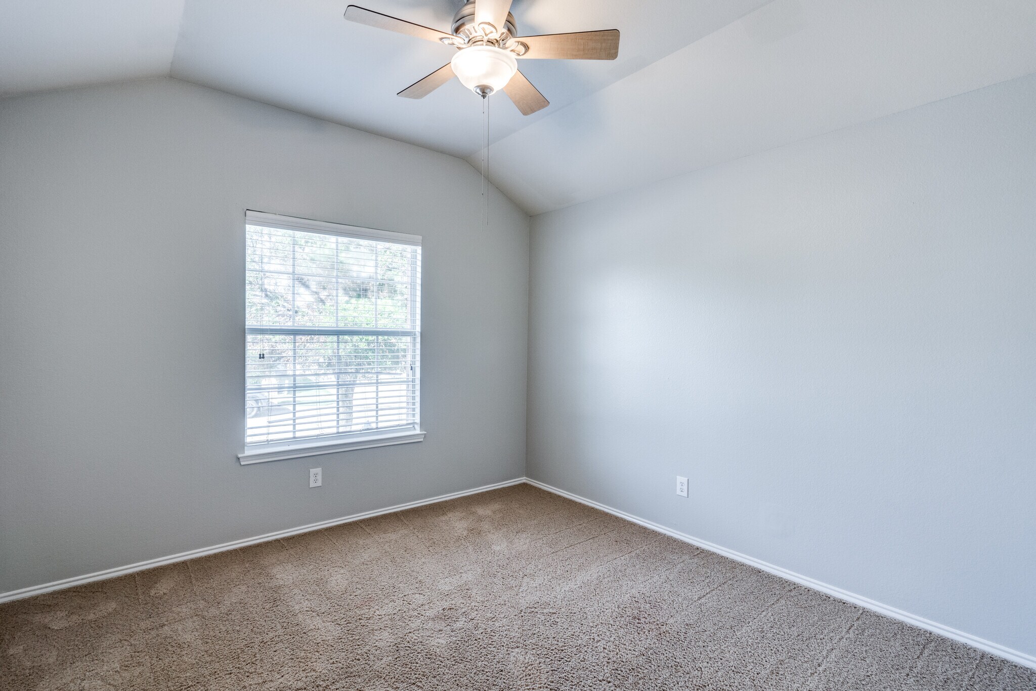 Building Photo - 14708 Eaglemont Dr