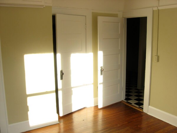 Building Photo - Sans Souci Apartments