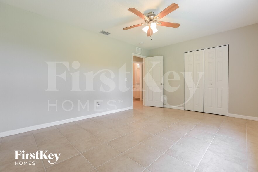 Building Photo - 11940 Helicon Ave