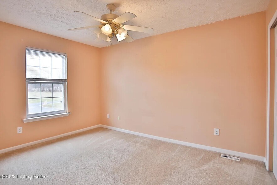 Guest Room - 6736 Arbor Creek Dr