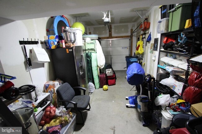 Building Photo - Stylish 1-car garage condo in the heart of...