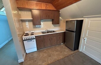 Building Photo - 3406 Ormond Ave