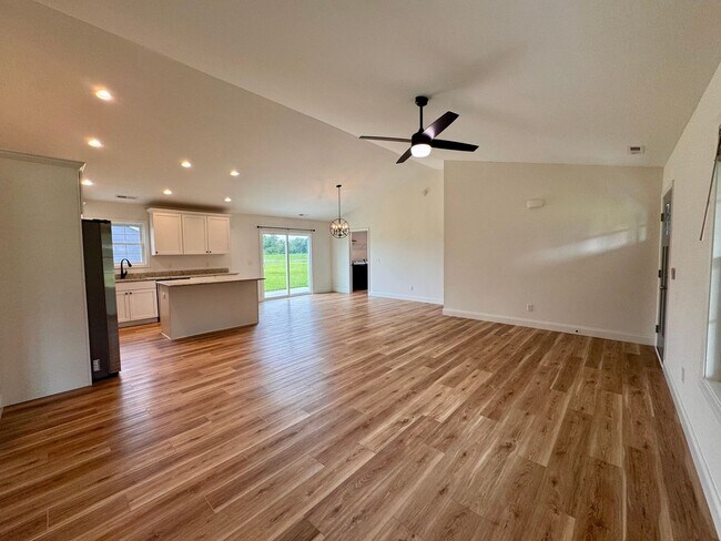 Building Photo - 2212 W Dry River Rd