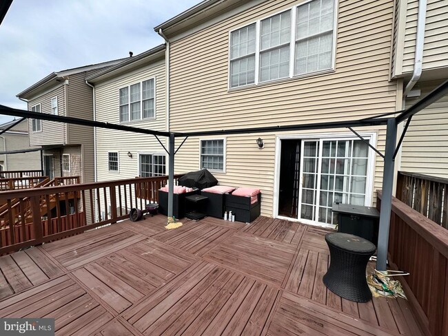 Building Photo - 105 Galway Ln