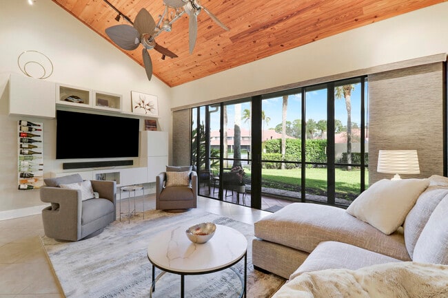 Building Photo - 204 Old Meadow Way