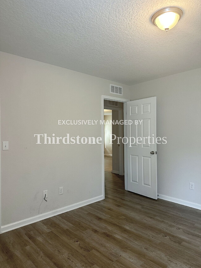Building Photo - 2277 Hartridge St