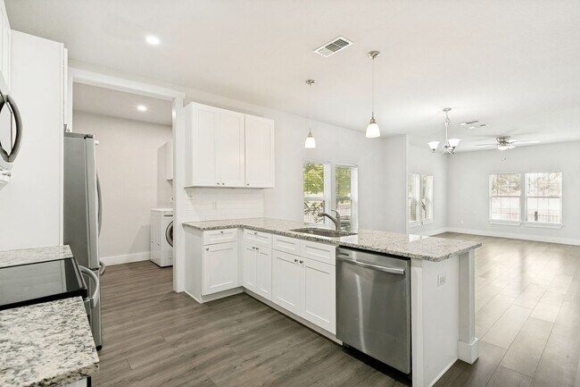 Building Photo - 1201 S Palmetto St