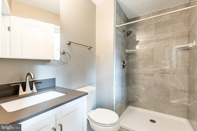 Building Photo - 847 Harbor View Terrace