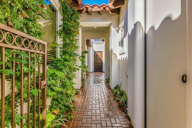 Building Photo - 48385 Vista Calico