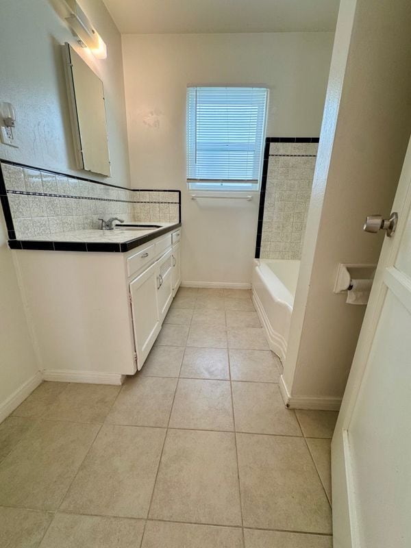 Building Photo - 803 Van Nuys St